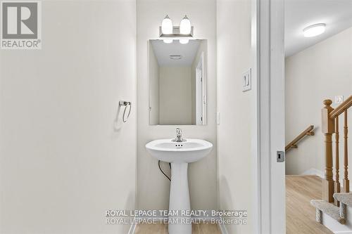 712 Parnian Private, Ottawa, ON - Indoor Photo Showing Bathroom