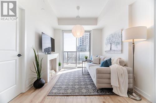 406 - 335 Wheat Boom Drive, Oakville, ON - Indoor