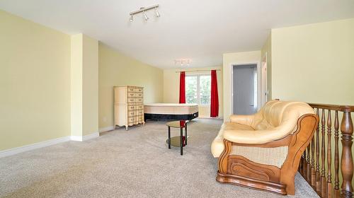 Salle familiale - 4437 Boul. Décarie, Montréal (Côte-Des-Neiges/Notre-Dame-De-Grâce), QC 