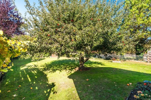 2926 Colquitz Ave, Saanich, BC 