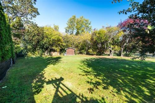 2926 Colquitz Ave, Saanich, BC 