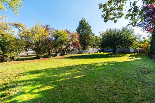 2926 Colquitz Ave, Saanich, BC 