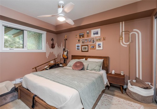 112-4820 Cedar Ridge Pl, Nanaimo, BC - Indoor Photo Showing Bedroom