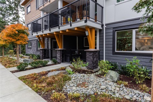 112-4820 Cedar Ridge Pl, Nanaimo, BC - Outdoor