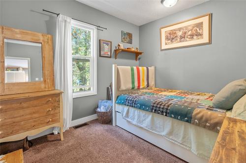 47 Morrison Road, Kimberley, BC - Indoor Photo Showing Bedroom