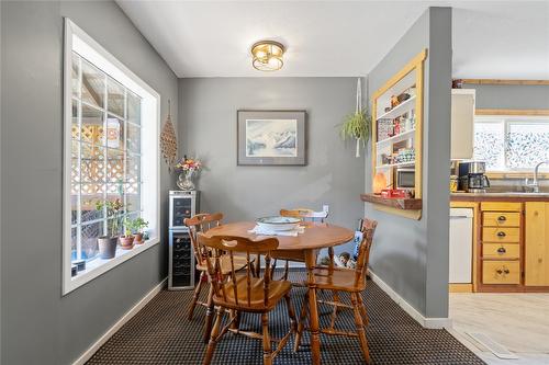 47 Morrison Road, Kimberley, BC - Indoor Photo Showing Dining Room
