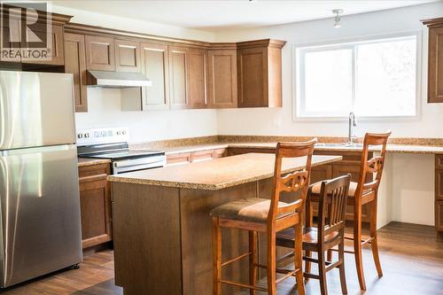 116 Liness Road, Salmo, BC - Indoor Photo Showing Kitchen