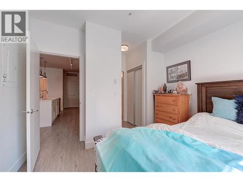 4380 Lakeshore Road Unit# 122, Kelowna, BC - Indoor Photo Showing Bedroom