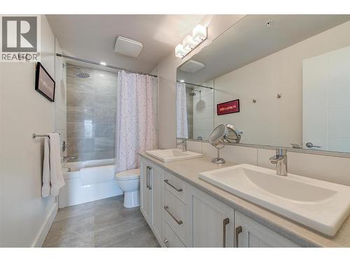 Primary Ensuite - 4380 Lakeshore Road Unit# 122, Kelowna, BC - Indoor Photo Showing Bathroom