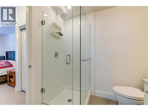 4380 Lakeshore Road Unit# 122, Kelowna, BC - Indoor Photo Showing Bathroom