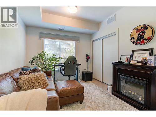 Third Bedroom - 4380 Lakeshore Road Unit# 122, Kelowna, BC - Indoor Photo Showing Other Room With Fireplace