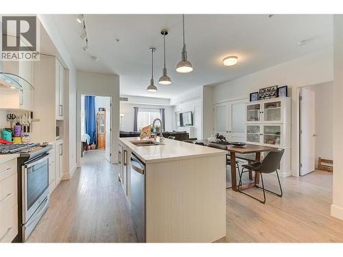 Kitchen - 4380 Lakeshore Road Unit# 122, Kelowna, BC - Indoor Photo Showing Kitchen With Double Sink With Upgraded Kitchen