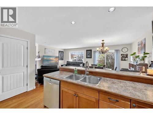 180 Mccurdy Road Unit# 8, Kelowna, BC - Indoor Photo Showing Kitchen With Double Sink