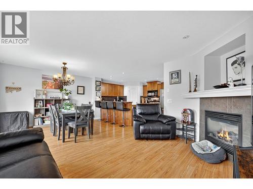 180 Mccurdy Road Unit# 8, Kelowna, BC - Indoor Photo Showing Living Room With Fireplace