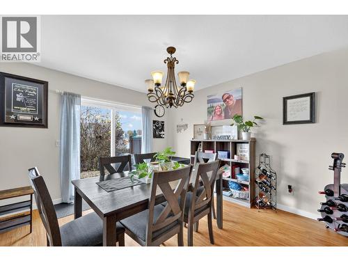 180 Mccurdy Road Unit# 8, Kelowna, BC - Indoor Photo Showing Dining Room