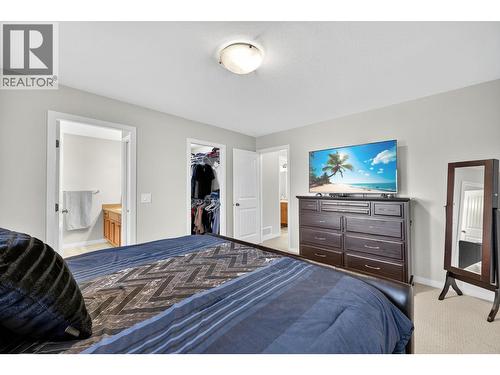 180 Mccurdy Road Unit# 8, Kelowna, BC - Indoor Photo Showing Bedroom