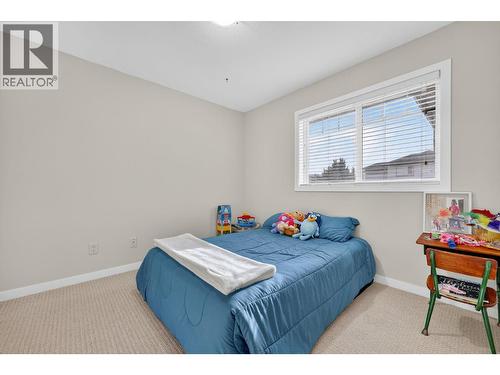 180 Mccurdy Road Unit# 8, Kelowna, BC - Indoor Photo Showing Bedroom