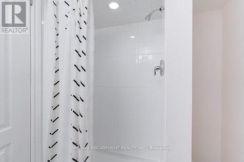 2217 Ghent Avenue, Burlington, ON - 