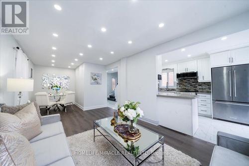 47 Martindale Crescent, Brampton, ON - Indoor Photo Showing Living Room
