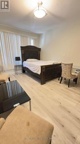 25 Barnesdale Avenue S, Hamilton, ON - Indoor Photo Showing Bedroom