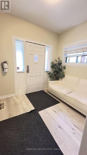 25 Barnesdale Avenue S, Hamilton, ON - Indoor Photo Showing Other Room