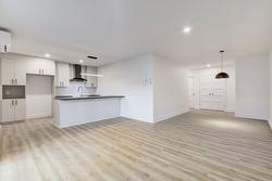 2-400 Av. Barron  Lachute, QC J8H 4L6