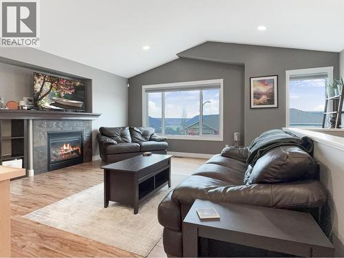 143 Eagle Crescent, Williams Lake, BC - Indoor Photo Showing Living Room With Fireplace