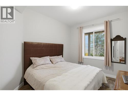 4767 Uplands Drive, Kamloops, BC - Indoor Photo Showing Bedroom
