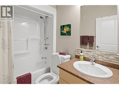4767 Uplands Drive, Kamloops, BC - Indoor Photo Showing Bathroom