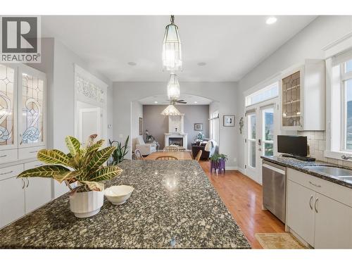 4767 Uplands Drive, Kamloops, BC - Indoor Photo Showing Kitchen