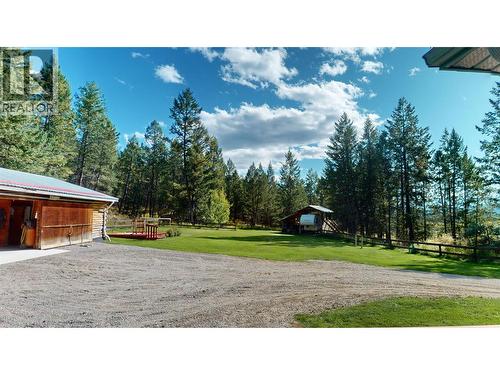 5670 Glenmore Drive, Edgewater, BC 