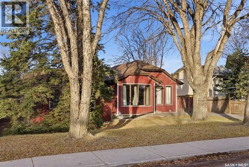 1109 7Th Street E, Saskatoon, SK - Outdoor