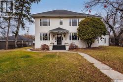 902 32nd STREET W  Saskatoon, SK S7L 0T7