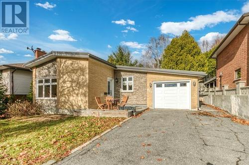 812 Hillsdale Crescent  Sudbury, ON P3E 3S9