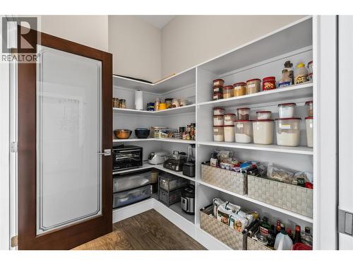 Walk-in pantry - 1376 Mine Hill Drive, Kelowna, BC - Indoor