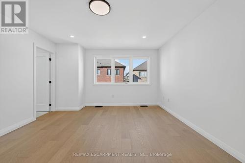 16 Sagewood Drive, Hamilton, ON - Indoor Photo Showing Other Room