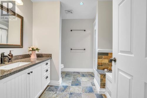 502 - 110 Steamship Bay Road, Gravenhurst, ON - Indoor Photo Showing Bathroom
