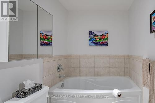 210 - 399 Elizabeth Street, Burlington, ON - Indoor Photo Showing Bathroom