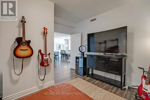 210 - 399 Elizabeth Street, Burlington, ON - Indoor