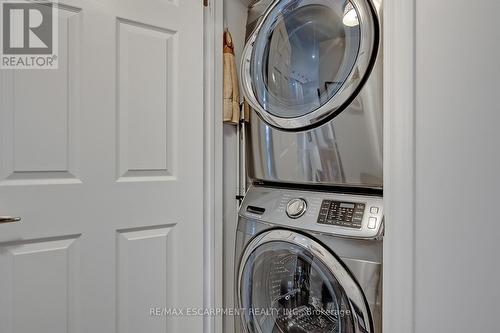210 - 399 Elizabeth Street, Burlington, ON - Indoor Photo Showing Laundry Room