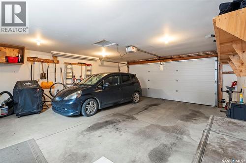 1406 10Th Avenue N, Saskatoon, SK - Indoor Photo Showing Garage