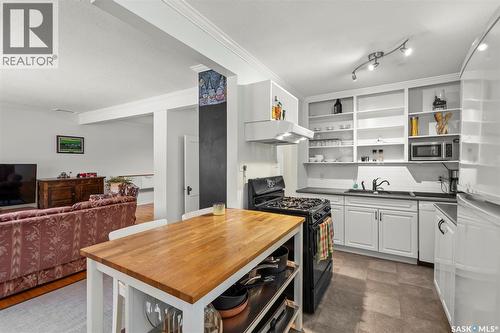 1406 10Th Avenue N, Saskatoon, SK - Indoor