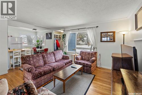 1406 10Th Avenue N, Saskatoon, SK - Indoor Photo Showing Living Room