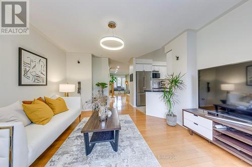 2967 Jackson Drive, Burlington, ON - Indoor Photo Showing Living Room