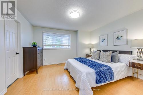 2967 Jackson Drive, Burlington, ON - Indoor Photo Showing Bedroom