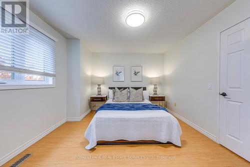2967 Jackson Drive, Burlington, ON - Indoor Photo Showing Bedroom