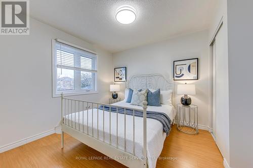 2967 Jackson Drive, Burlington, ON - Indoor Photo Showing Bedroom