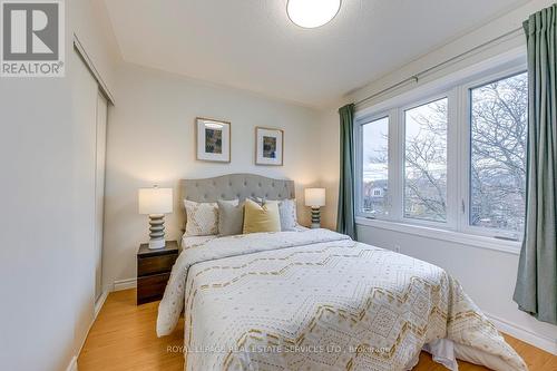 2967 Jackson Drive, Burlington, ON - Indoor Photo Showing Bedroom