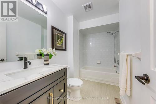 2967 Jackson Drive, Burlington, ON - Indoor Photo Showing Bathroom