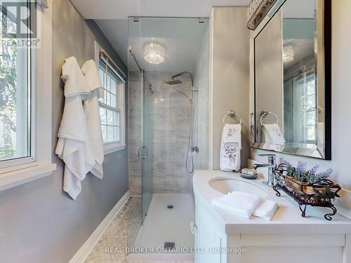 15 Jasmine Crescent, Whitchurch-Stouffville, ON - Indoor Photo Showing Bathroom
